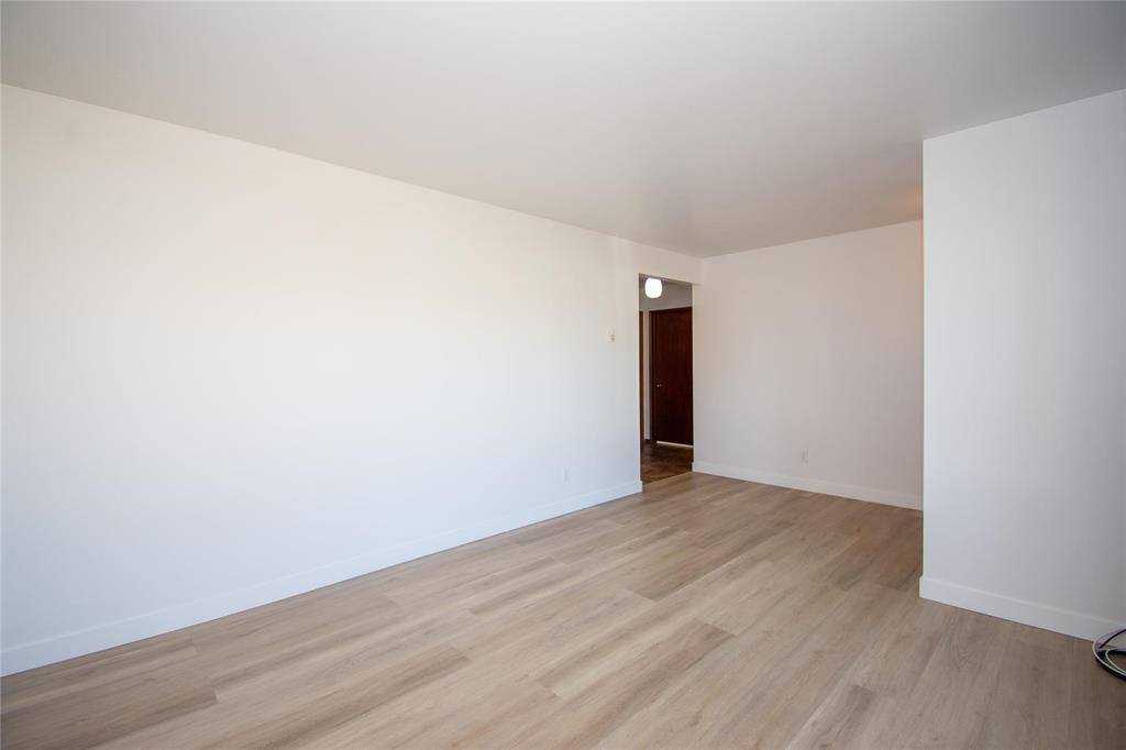 57 Saskatchewan Street Property Photo 8