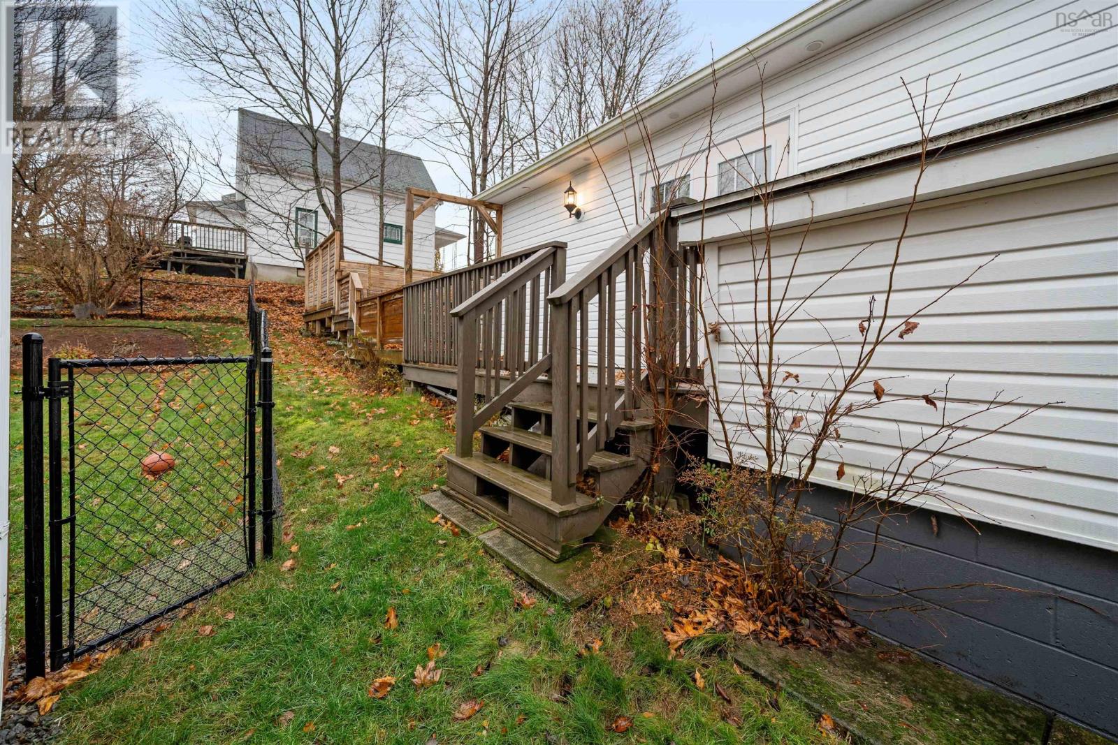 140 Maple Avenue Property Photo 43