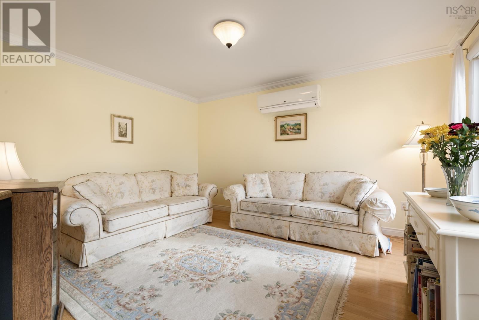 5 Clipper Court Property Photo 6