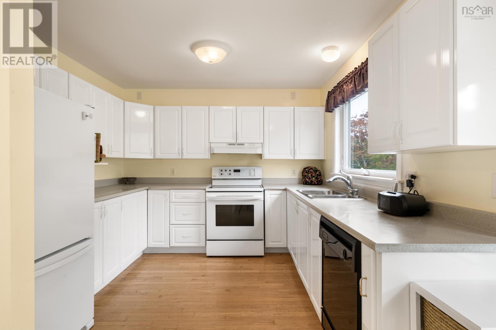 5 Clipper Court Property Photo 10
