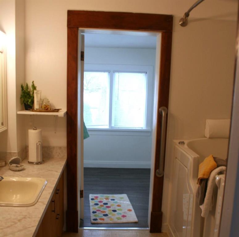 302 Woodlawn Street Property Photo 17