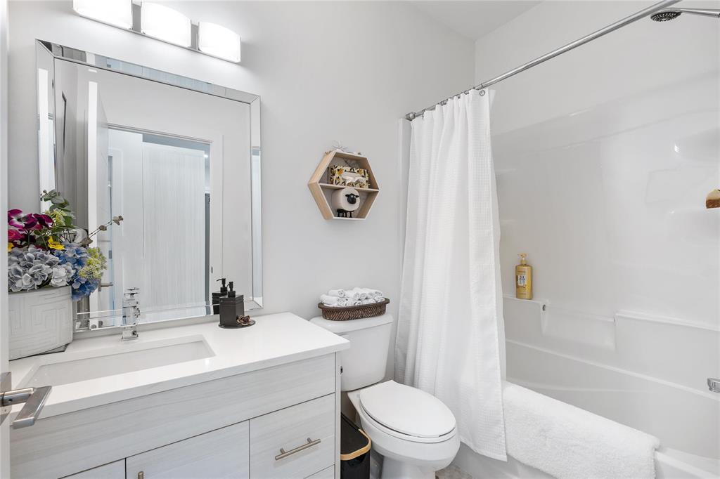 207 Rowntree Avenue S Property Photo 18
