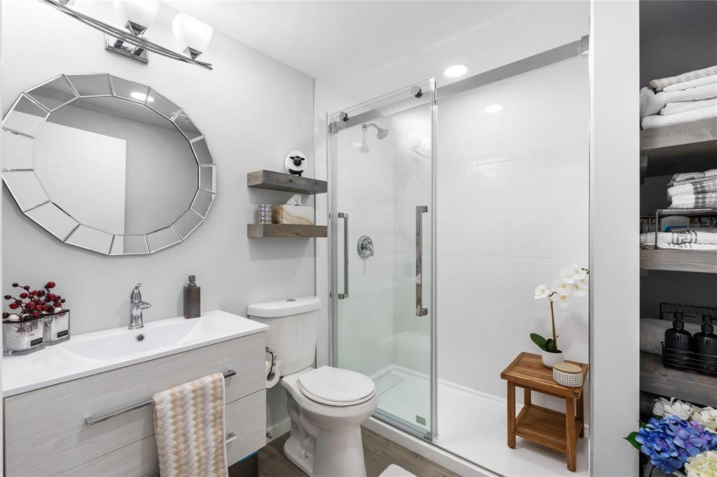 207 Rowntree Avenue S Property Photo 47