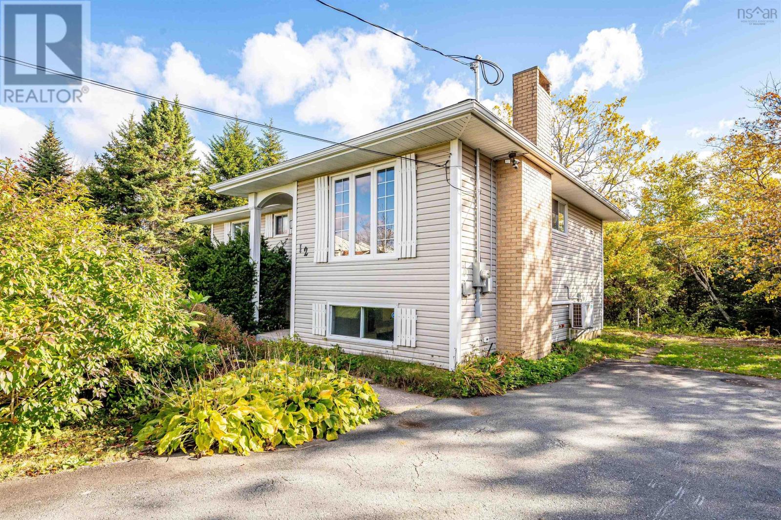 12 Ivylea Crescent Property Photo 3
