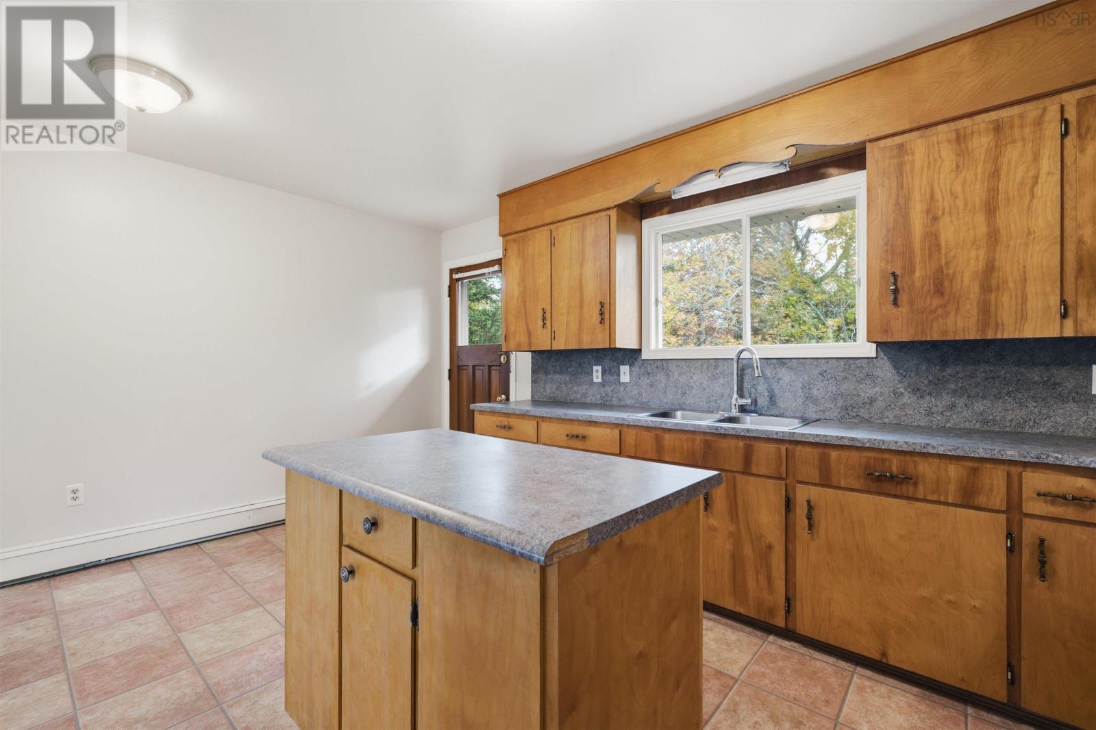 12 Ivylea Crescent Property Photo 10