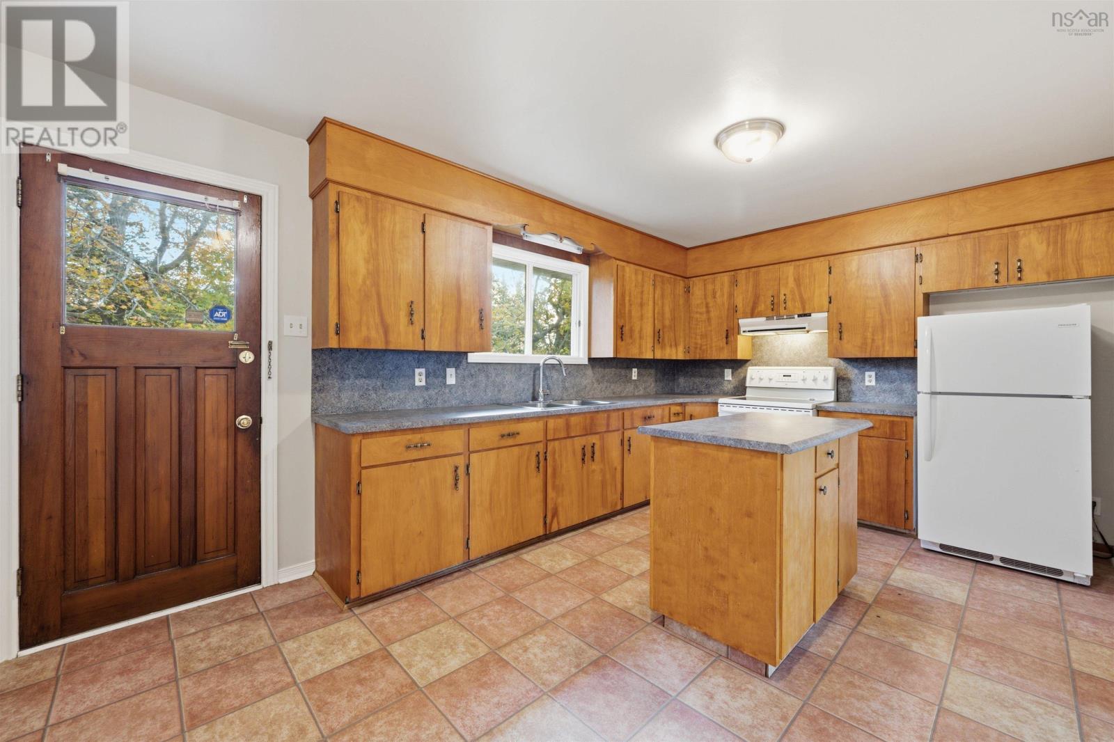 12 Ivylea Crescent Property Photo 12
