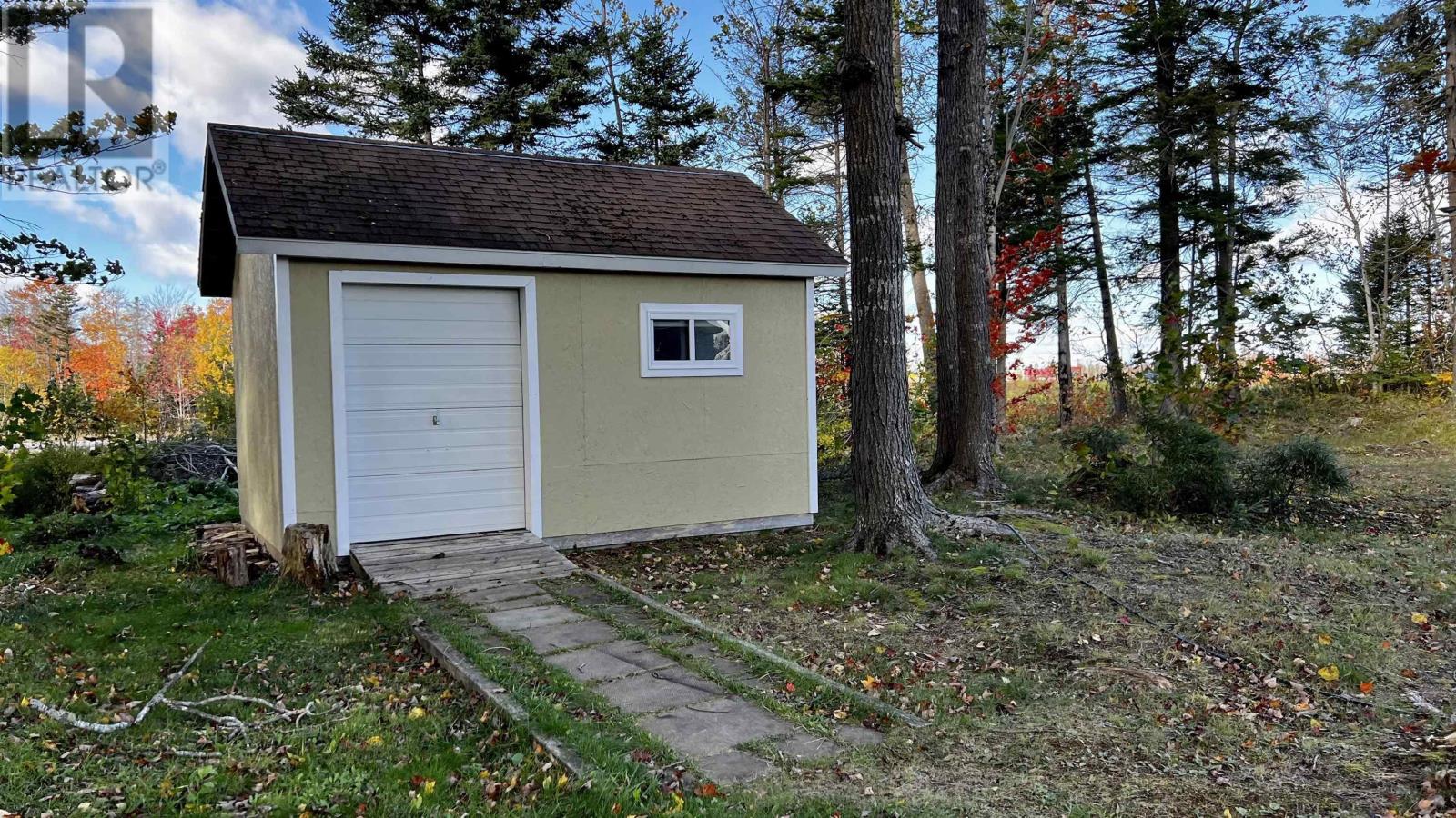 108 Hemlock Drive Property Photo 14