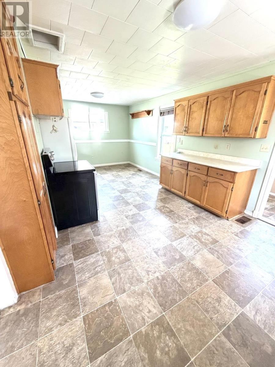 479 Sheen Street Property Photo 6