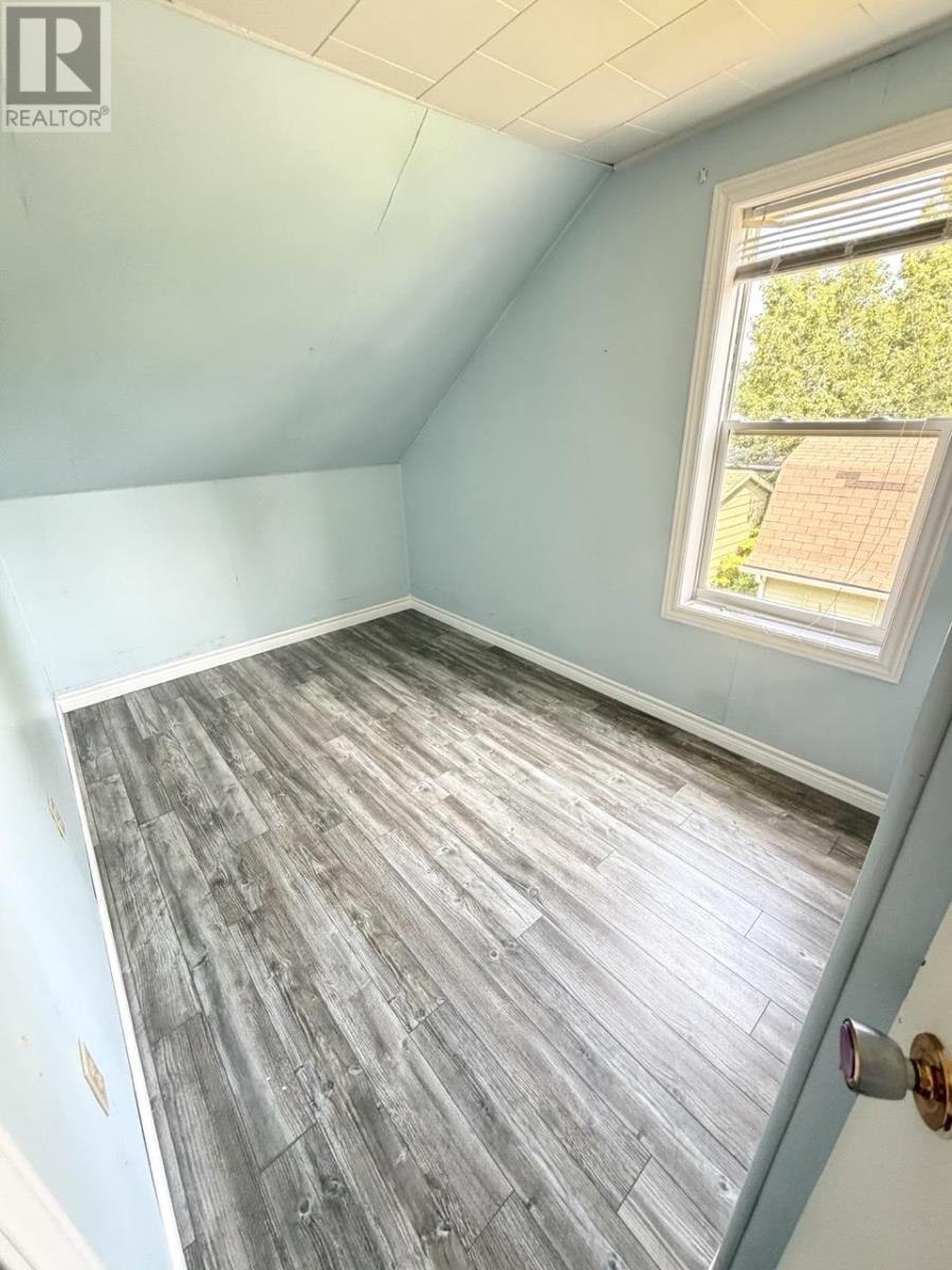 479 Sheen Street Property Photo 12