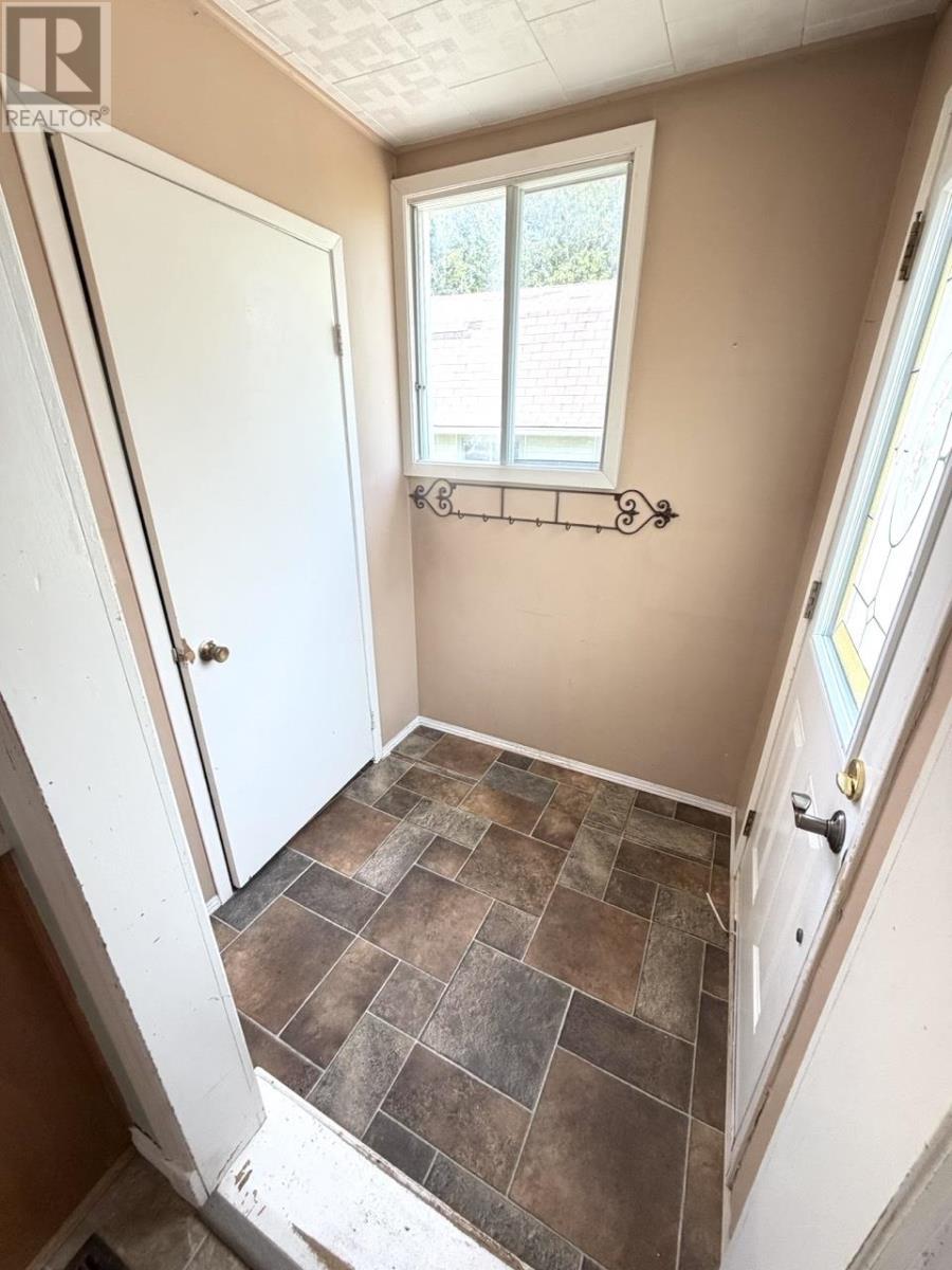 479 Sheen Street Property Photo 14