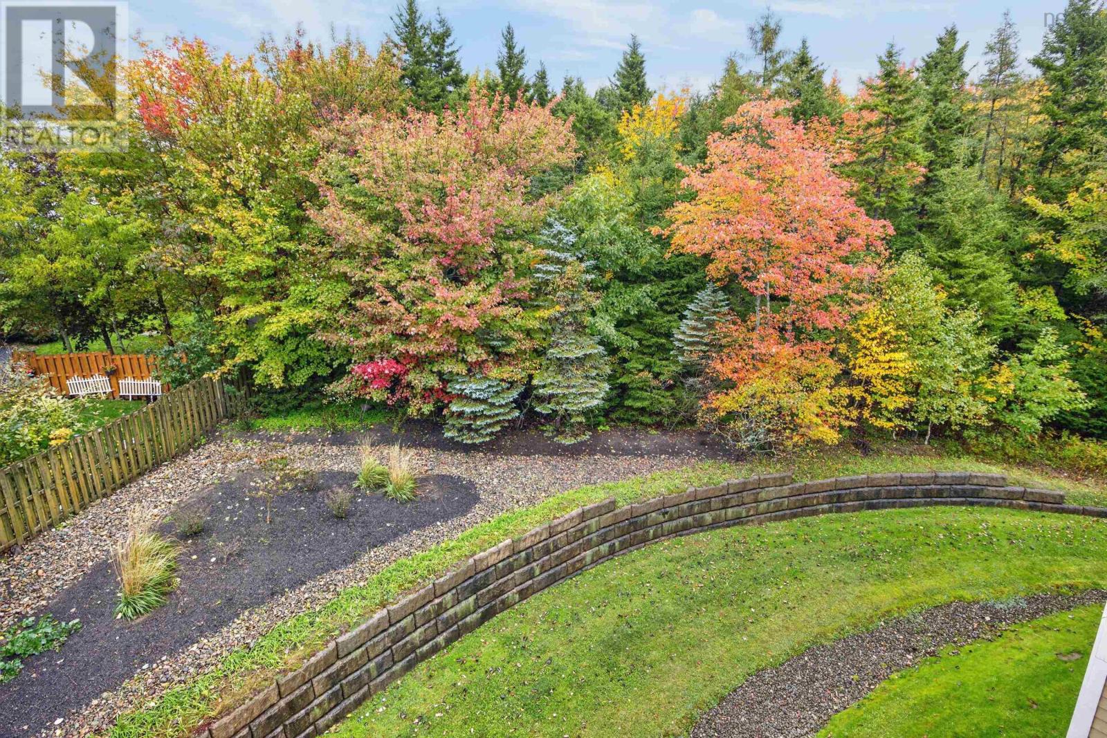 403 347 Portland Hills Drive Property Photo 15