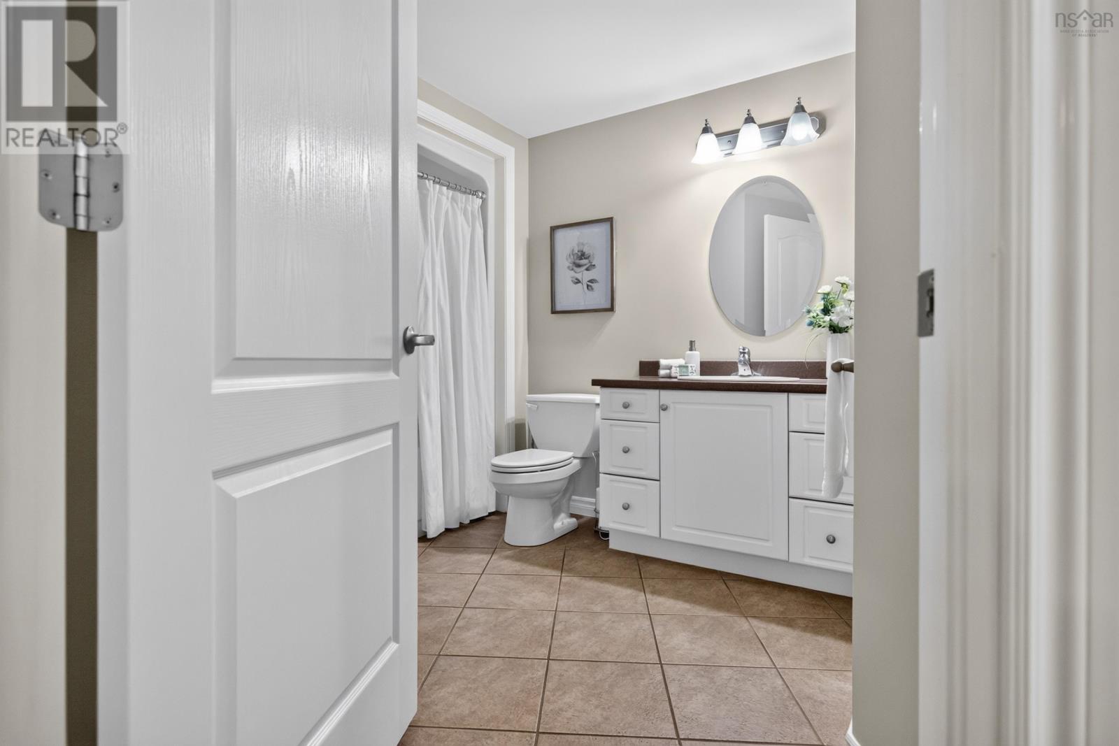 403 347 Portland Hills Drive Property Photo 24