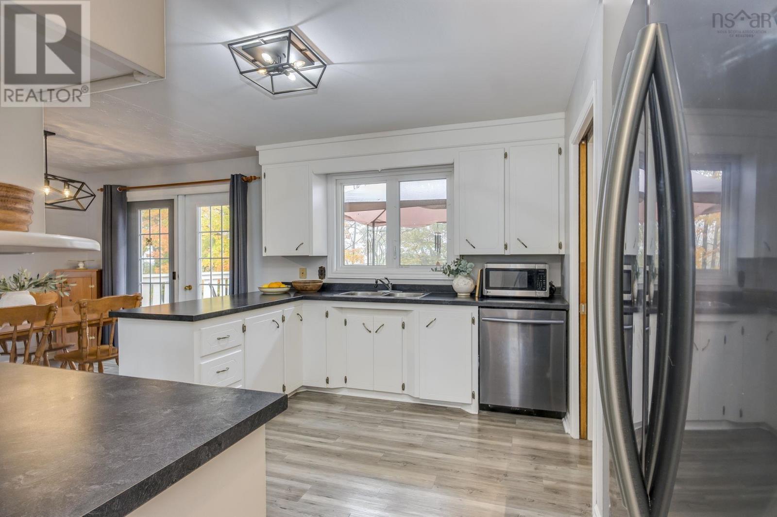 158 Stokil Drive Property Photo 4