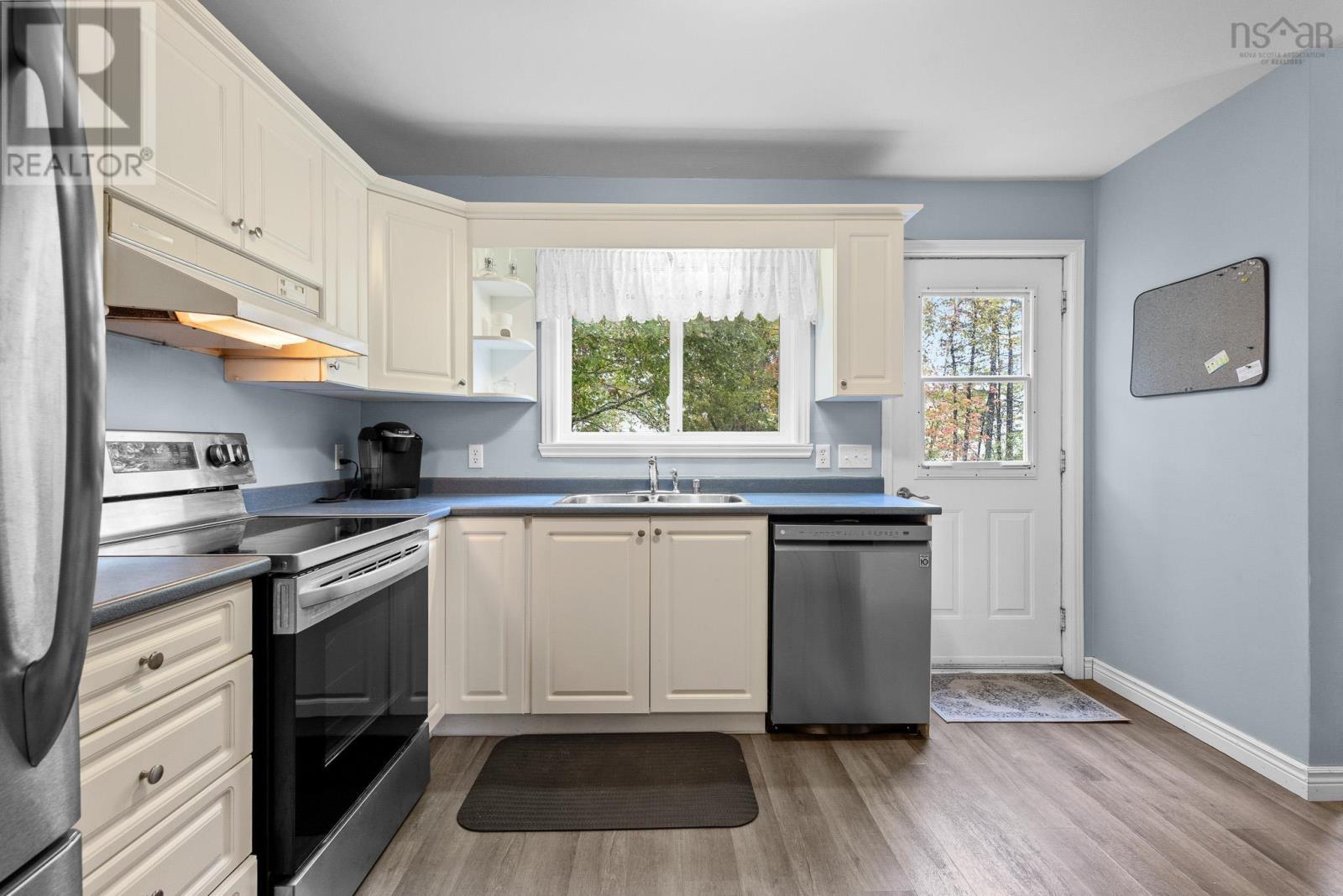 5 Ancona Place Property Photo 3