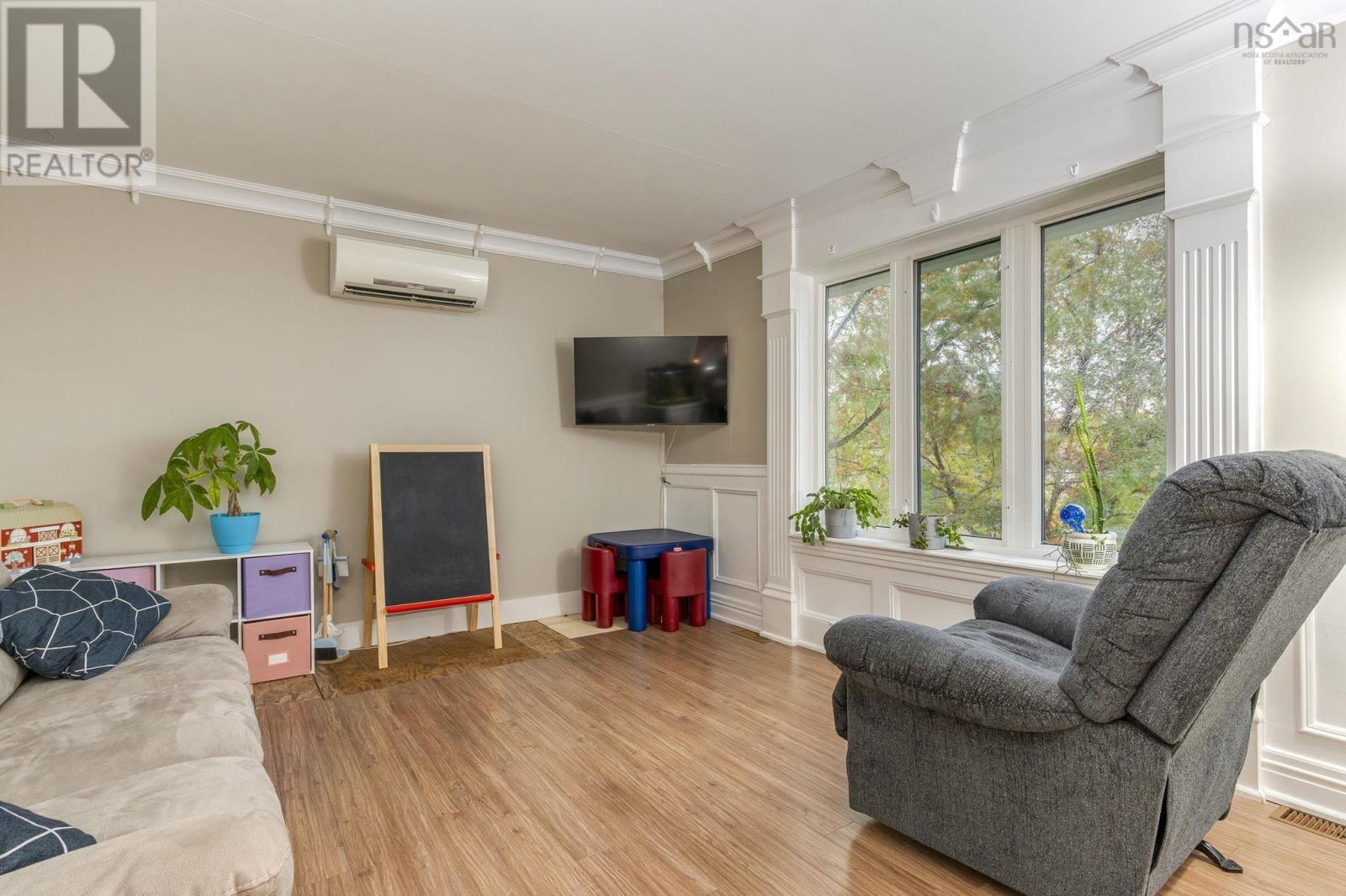 608 Windsor Junction Road Property Photo 4