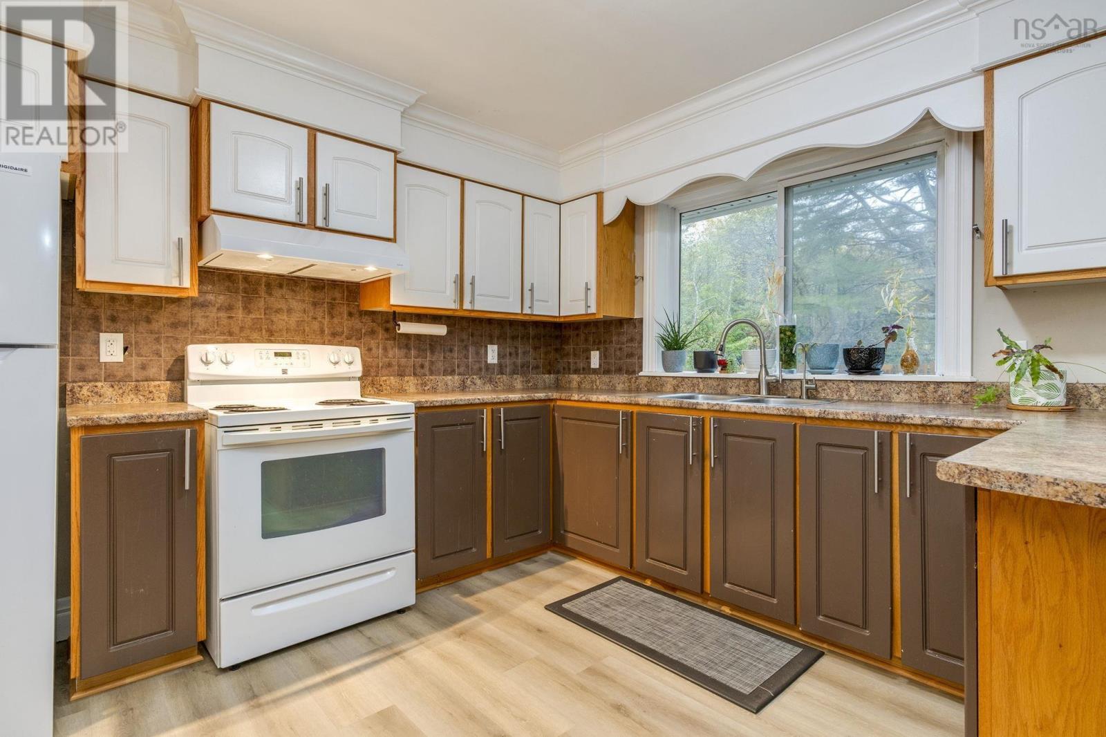 608 Windsor Junction Road Property Photo 16
