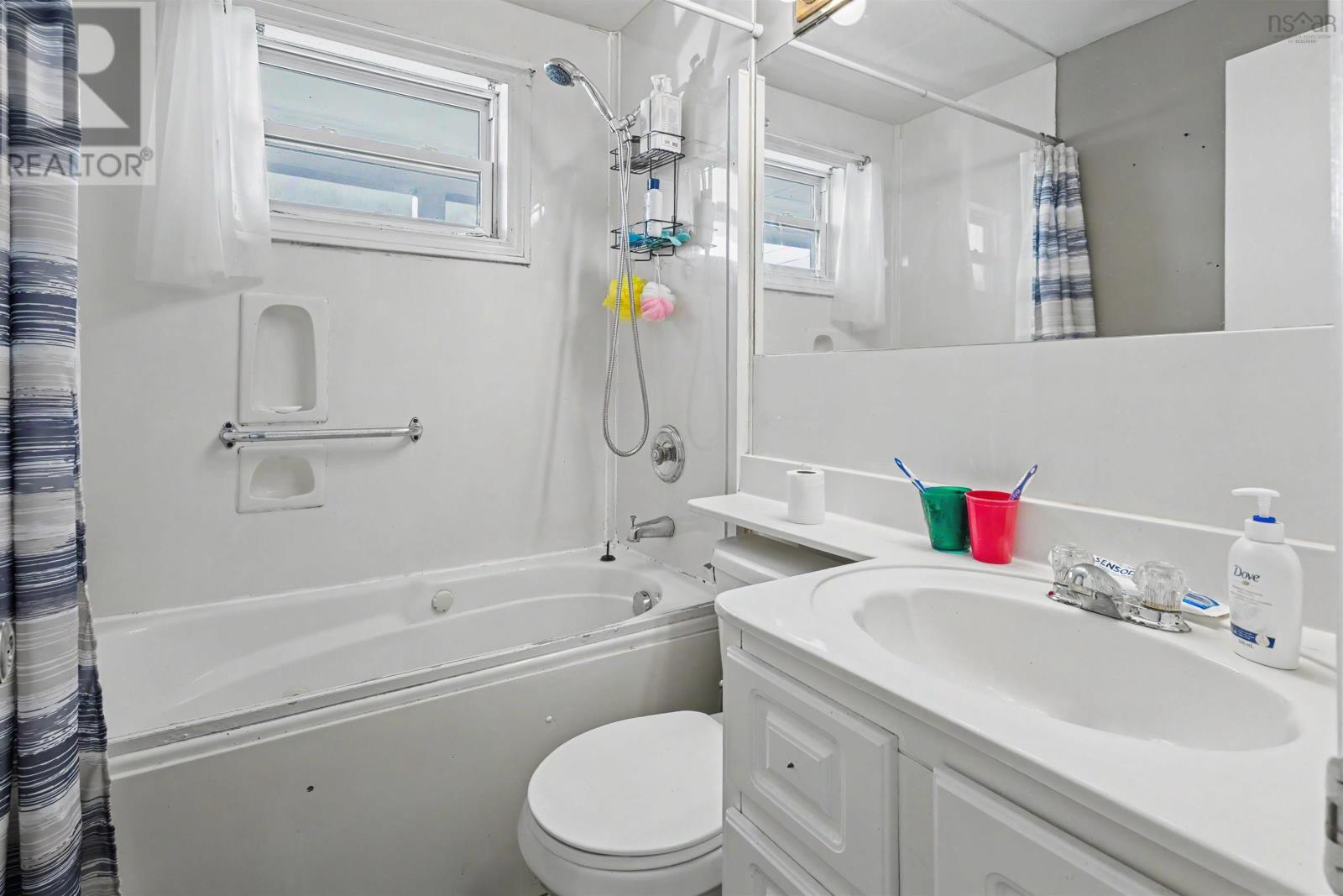 3 Collins Street Property Photo 12