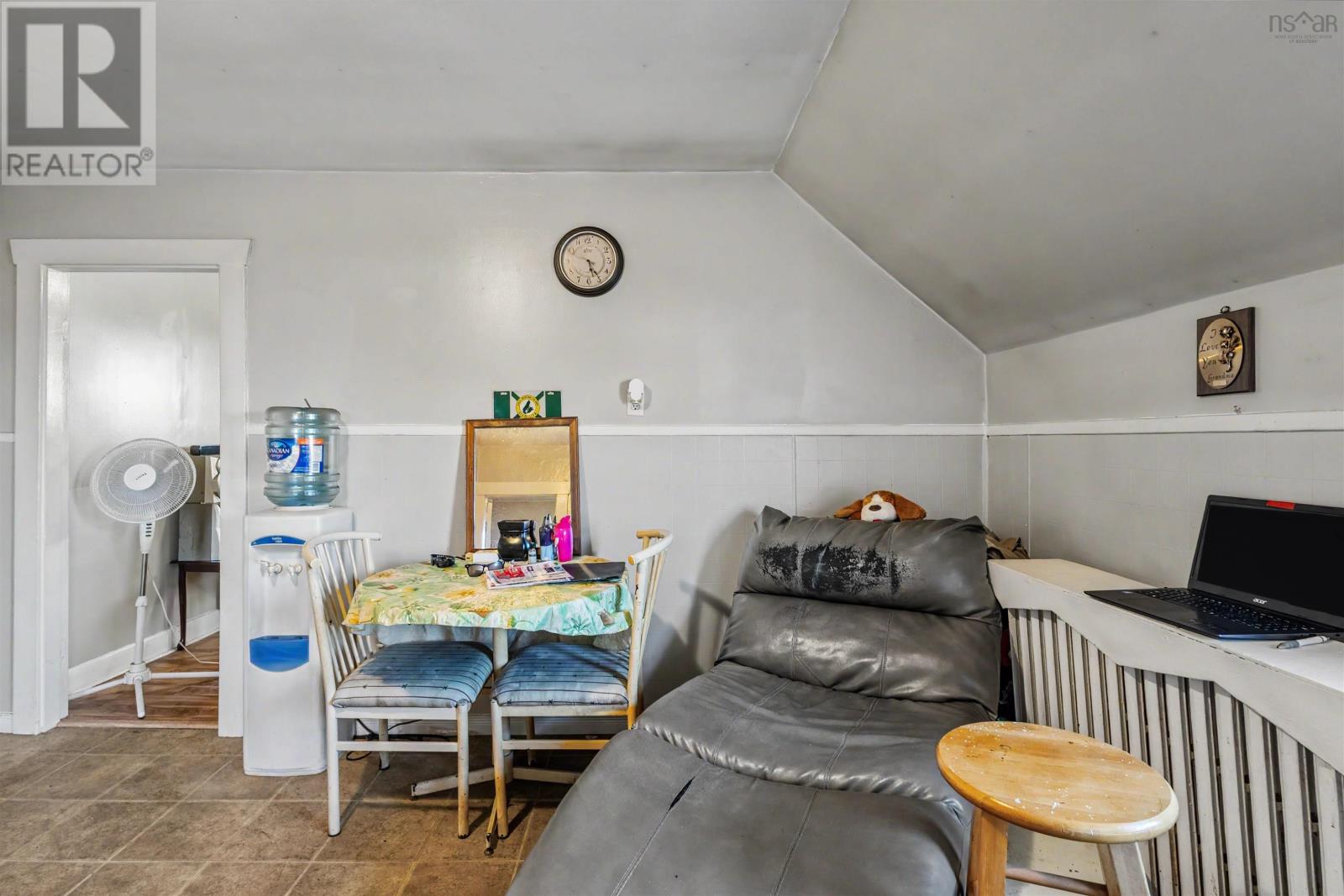 3 Collins Street Property Photo 37
