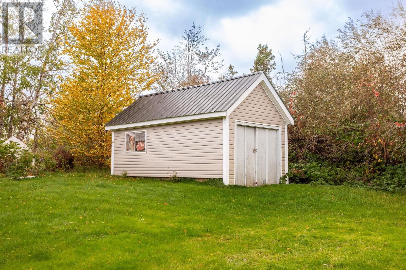 1953 Heatherdale Road Property Photo 28