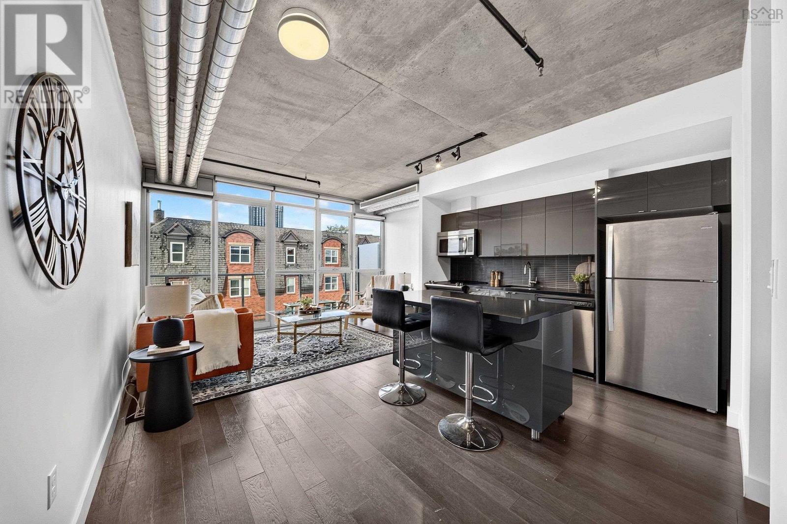 522 1065 Barrington Street Property Photo 3