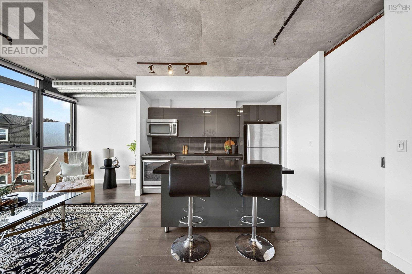 522 1065 Barrington Street Property Photo 4