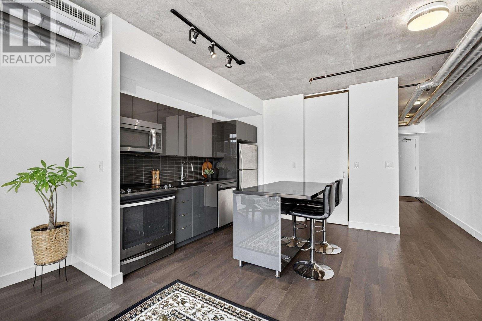 522 1065 Barrington Street Property Photo 9