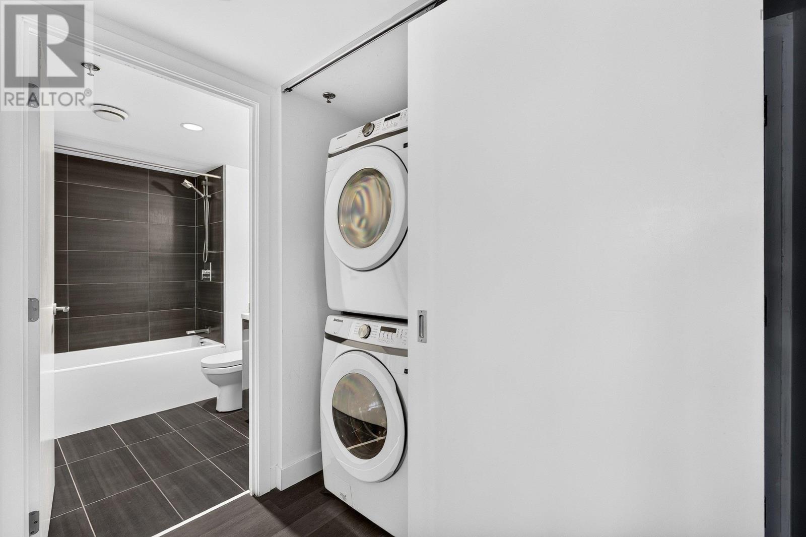 522 1065 Barrington Street Property Photo 24