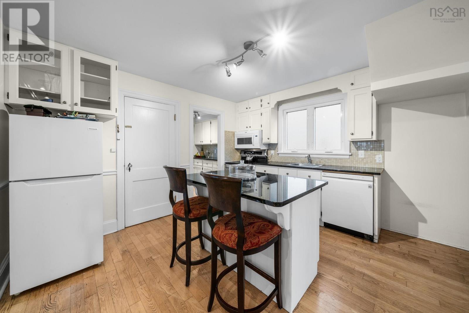 6869 Quinpool Road Property Photo 16