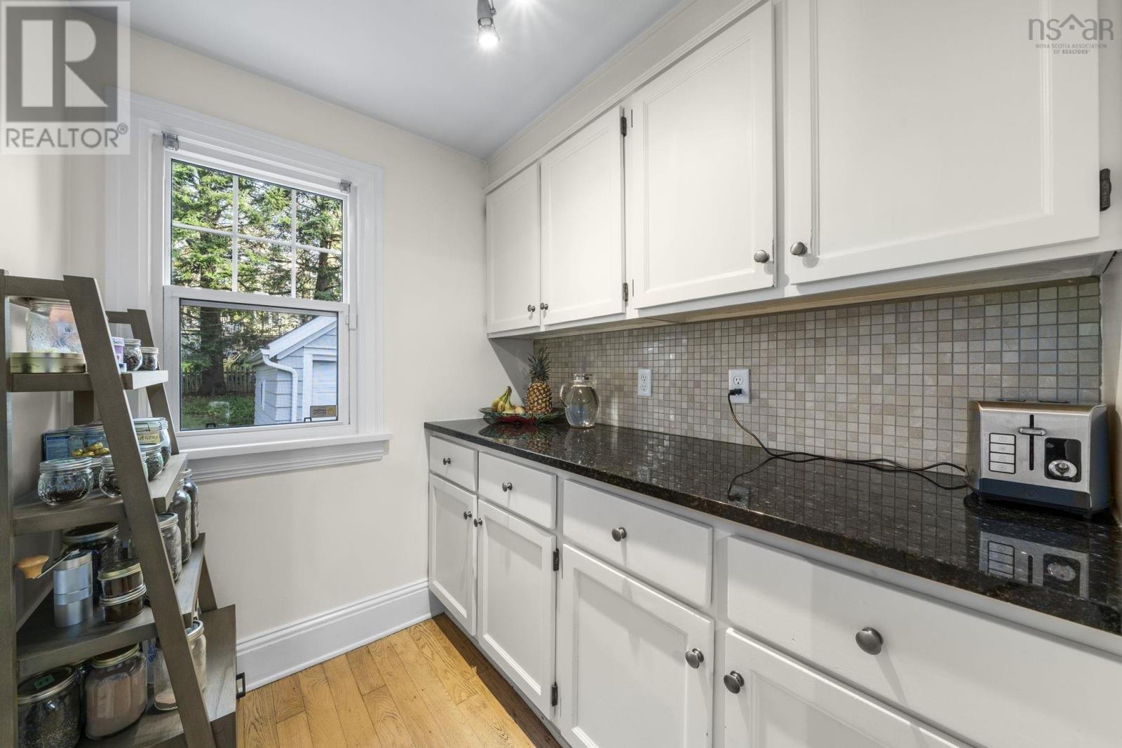6869 Quinpool Road Property Photo 21