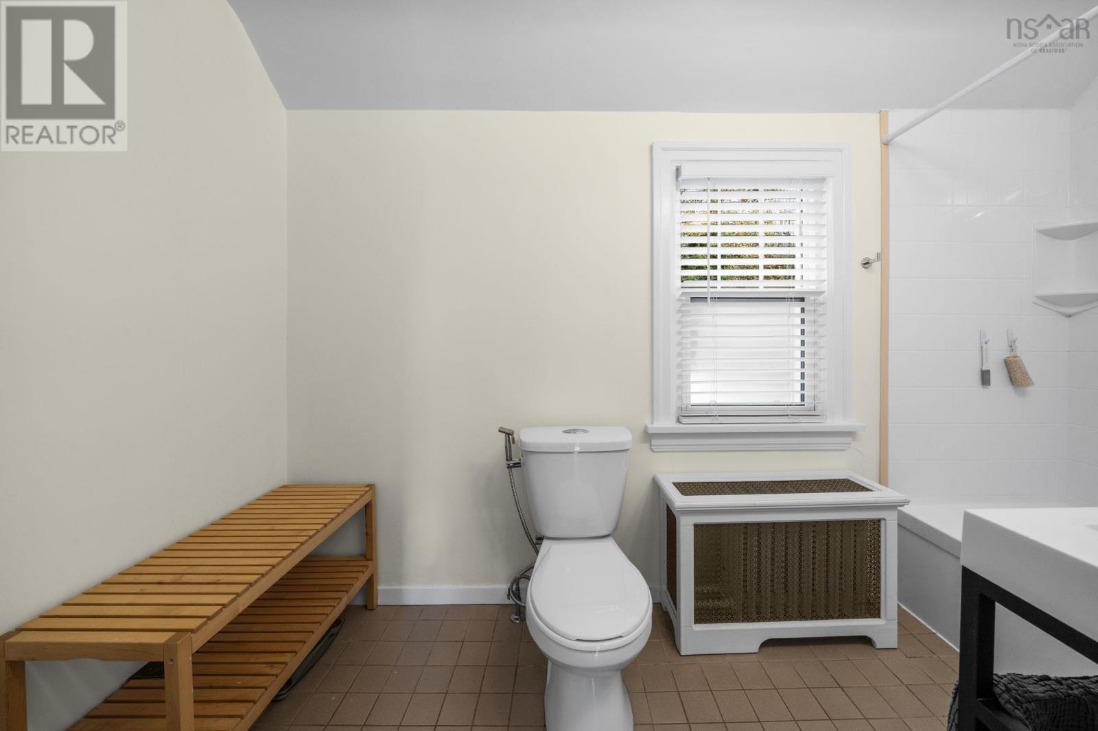 6869 Quinpool Road Property Photo 27