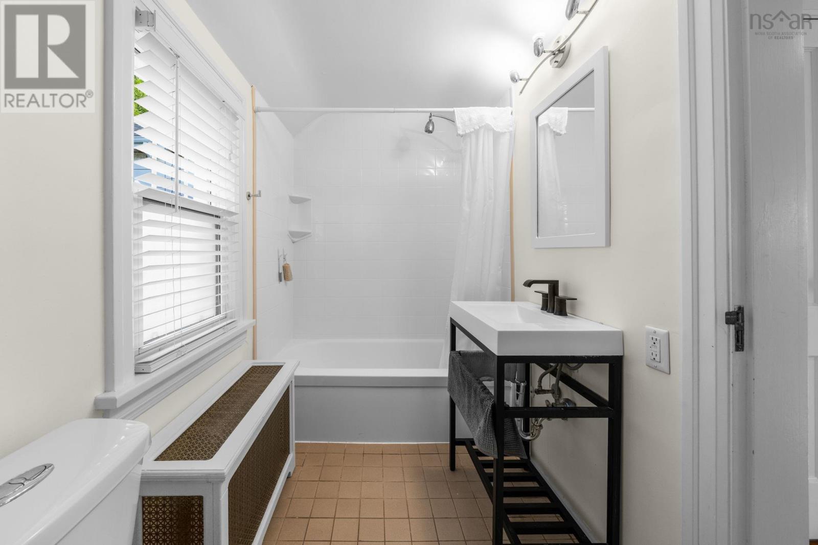 6869 Quinpool Road Property Photo 28