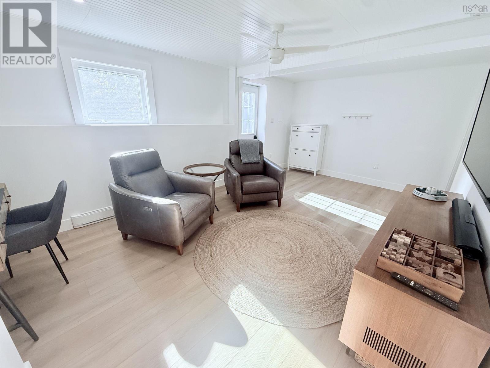 45 Springwaters Place Property Photo 34