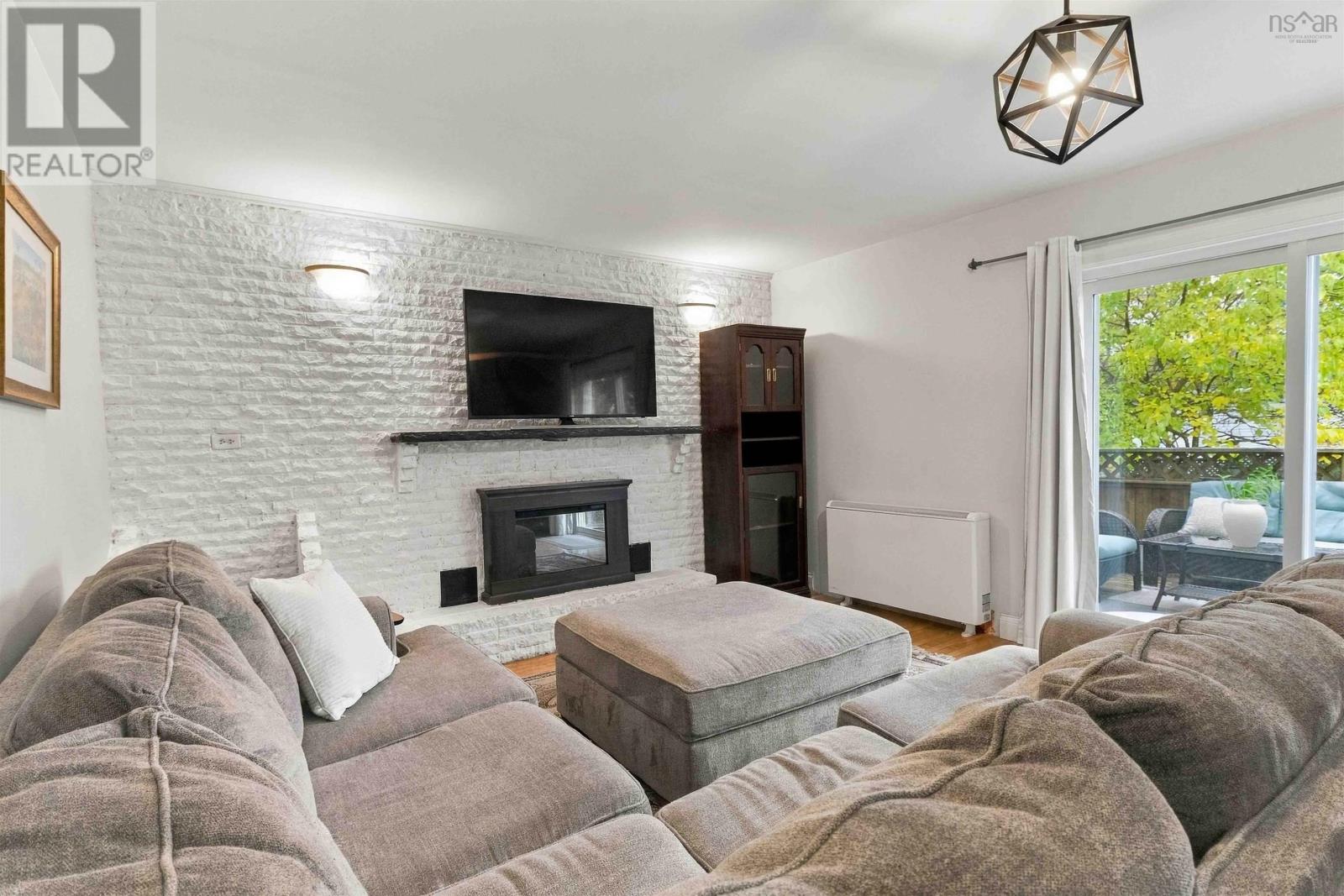 22 Cedar Crescent Property Photo 7