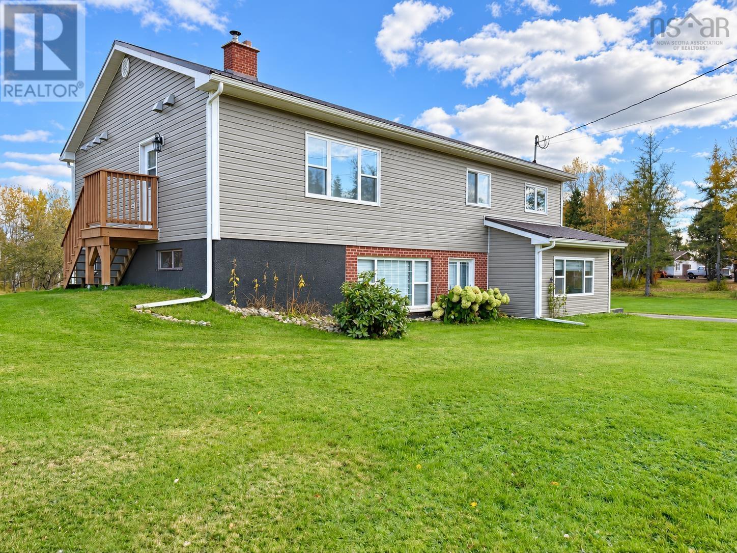 636 Macdonald Road Property Photo 2