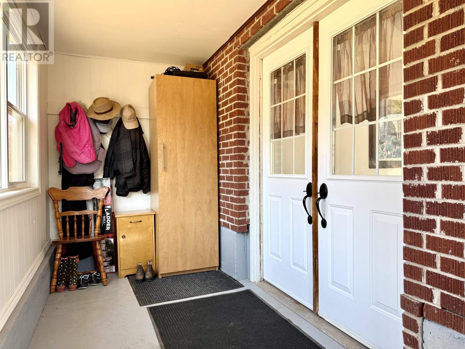 636 Macdonald Road Property Photo 32