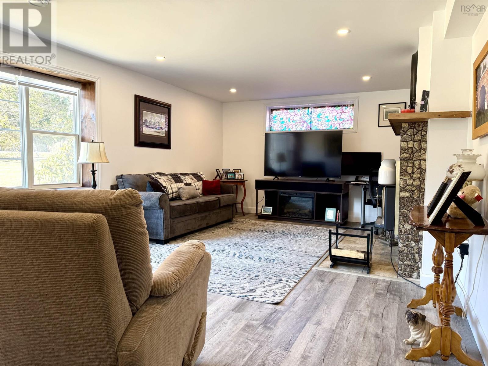 636 Macdonald Road Property Photo 45