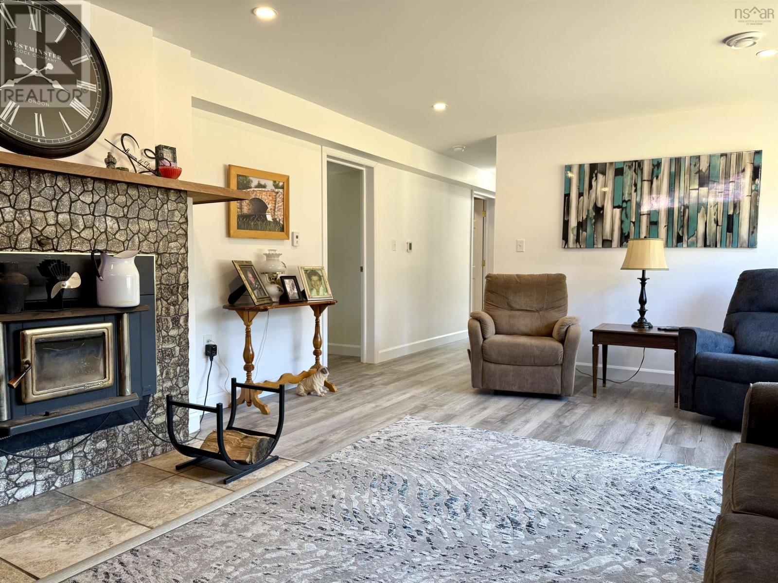 636 Macdonald Road Property Photo 46