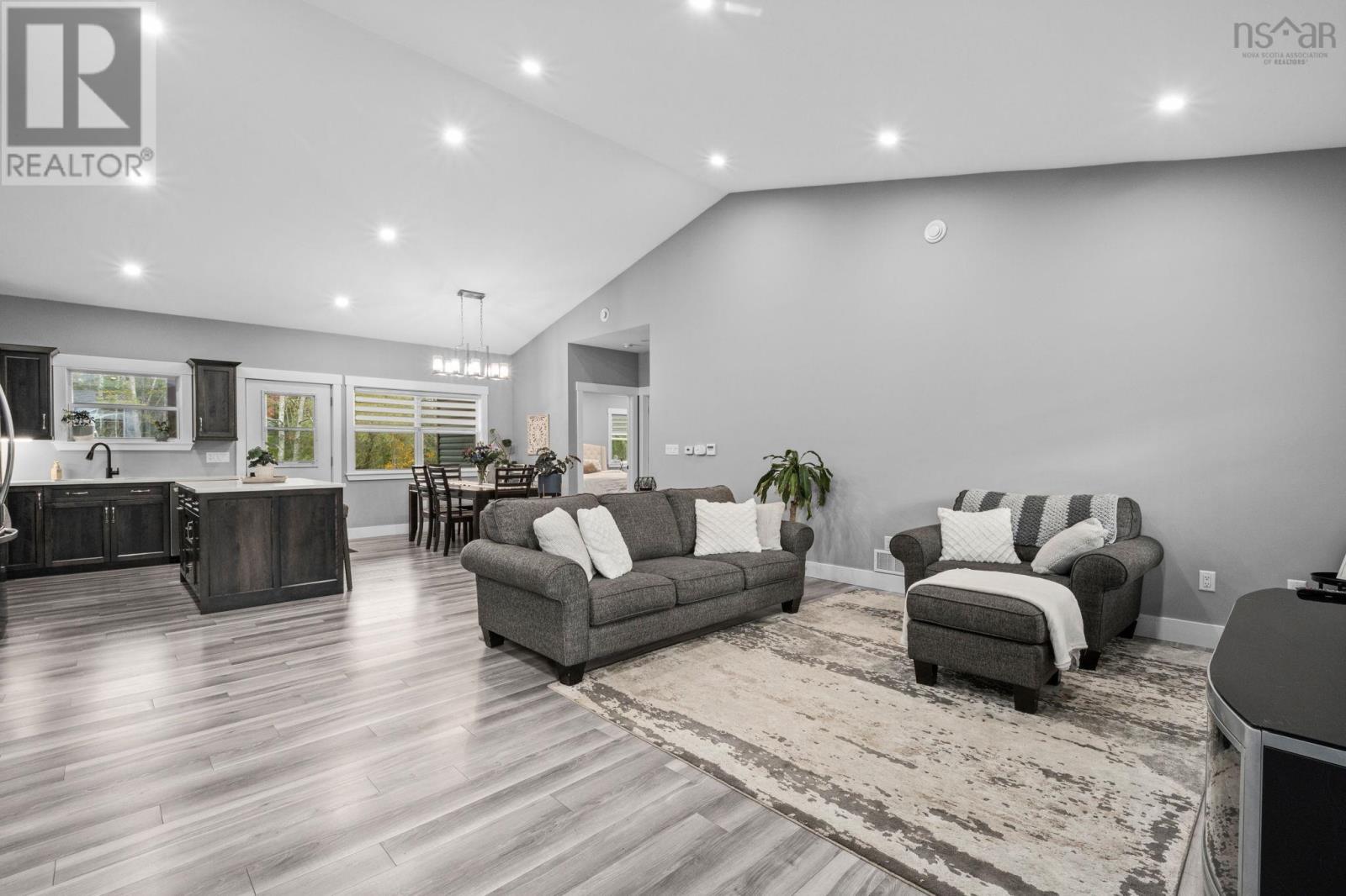 133 Edward Drive Property Photo 3