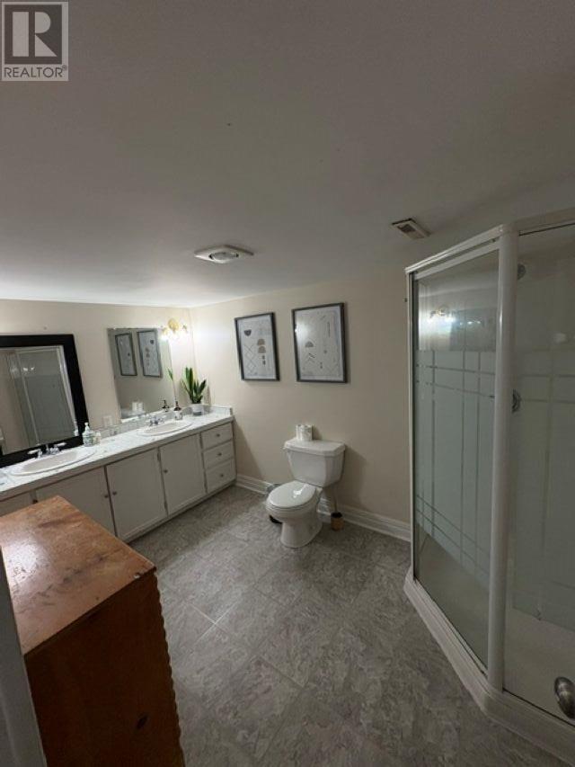 301 North Queen Elizabeth Property Photo 13