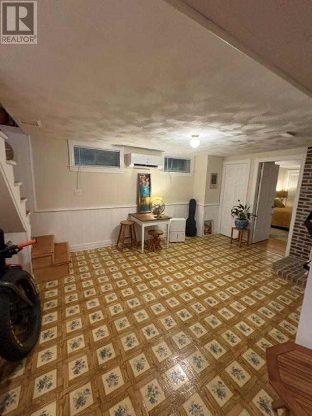 301 North Queen Elizabeth Property Photo 15