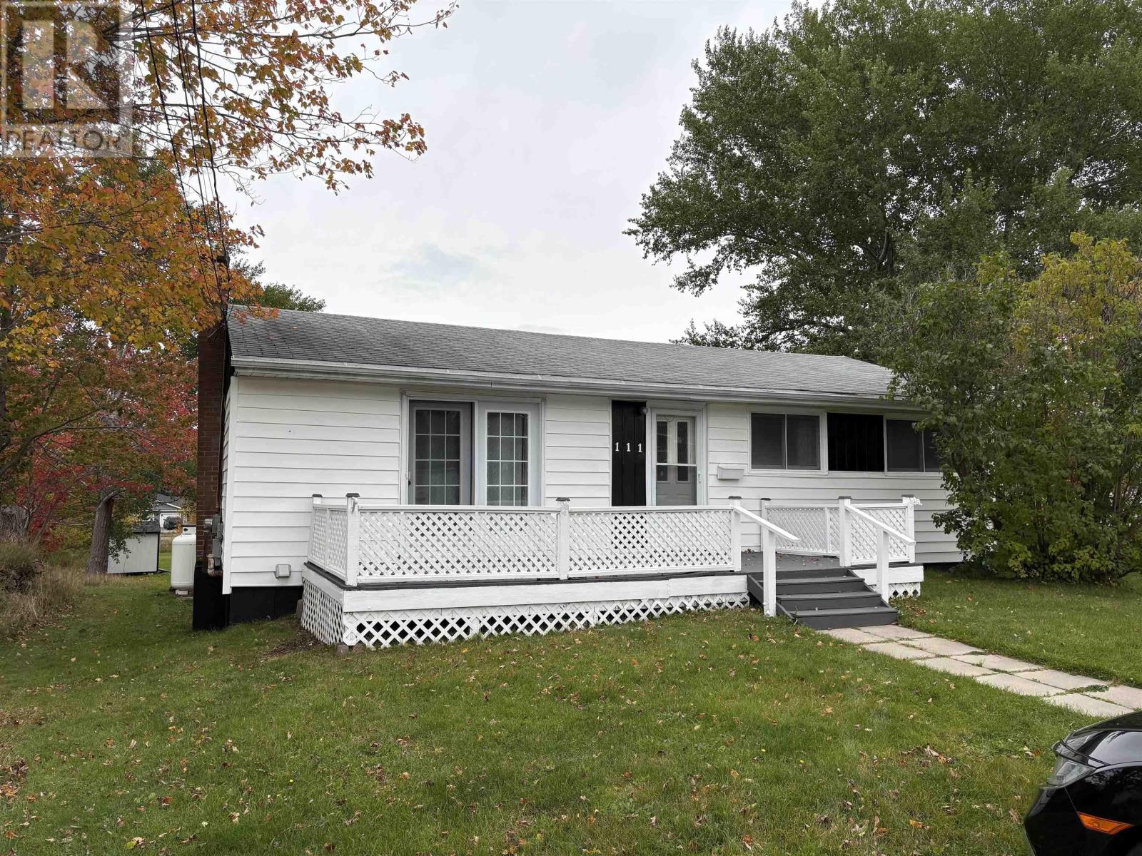 111 Greenhill Drive Property Photo 1