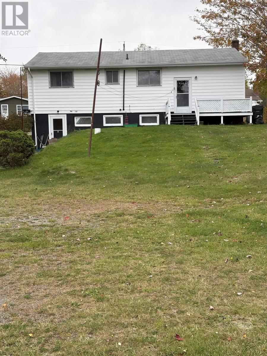 111 Greenhill Drive Property Photo 3