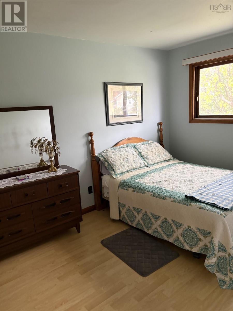 111 Greenhill Drive Property Photo 16
