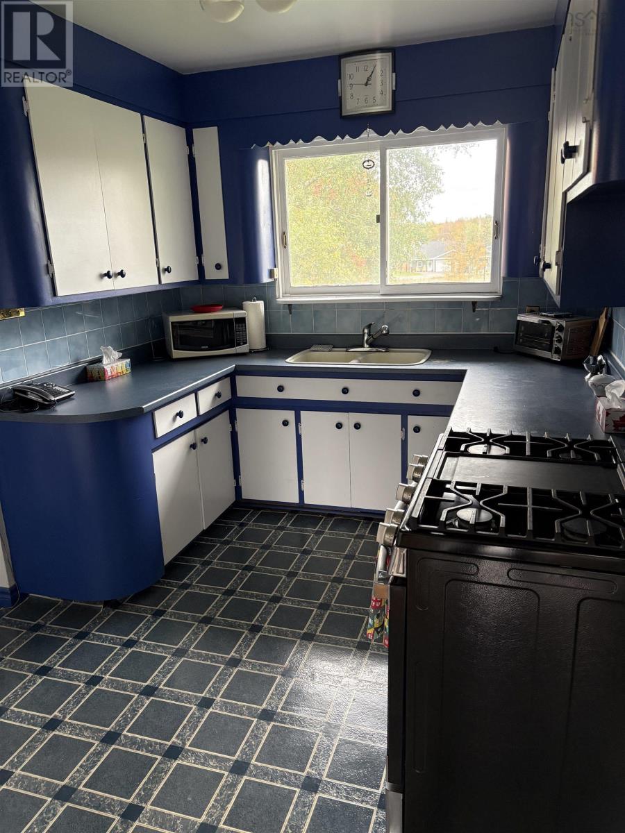 111 Greenhill Drive Property Photo 17