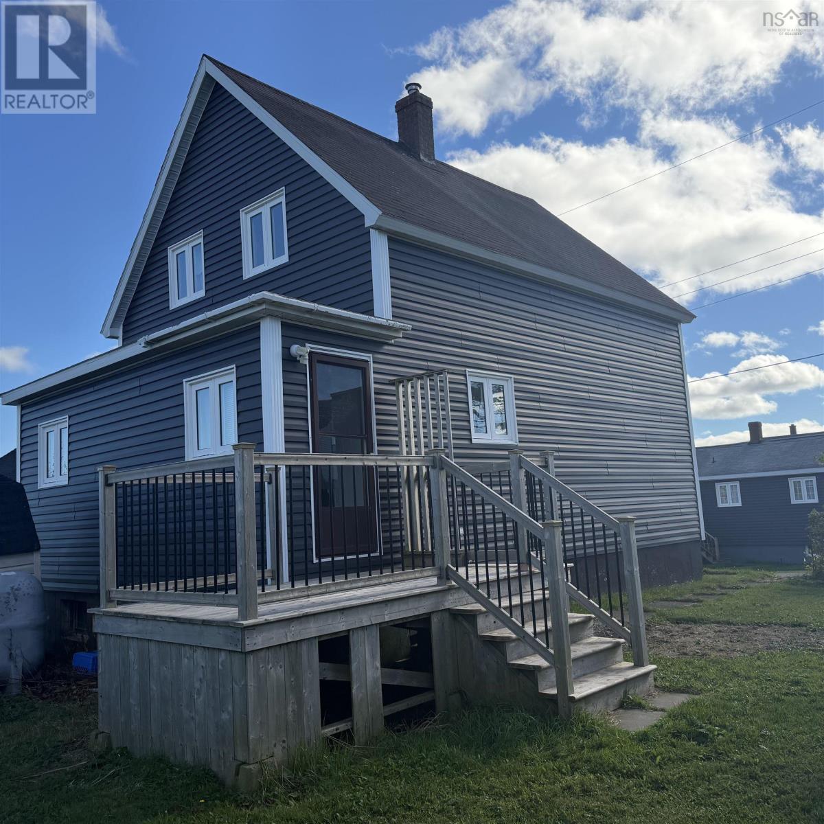 65 Cliff Street Property Photo 3