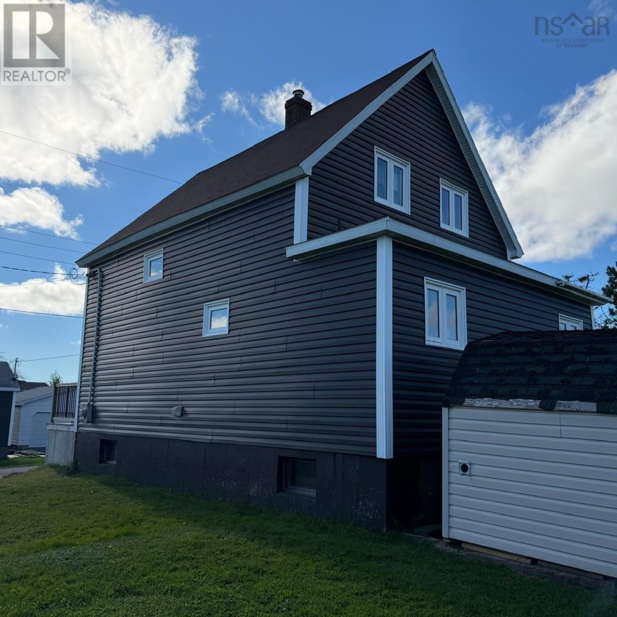 65 Cliff Street Property Photo 4