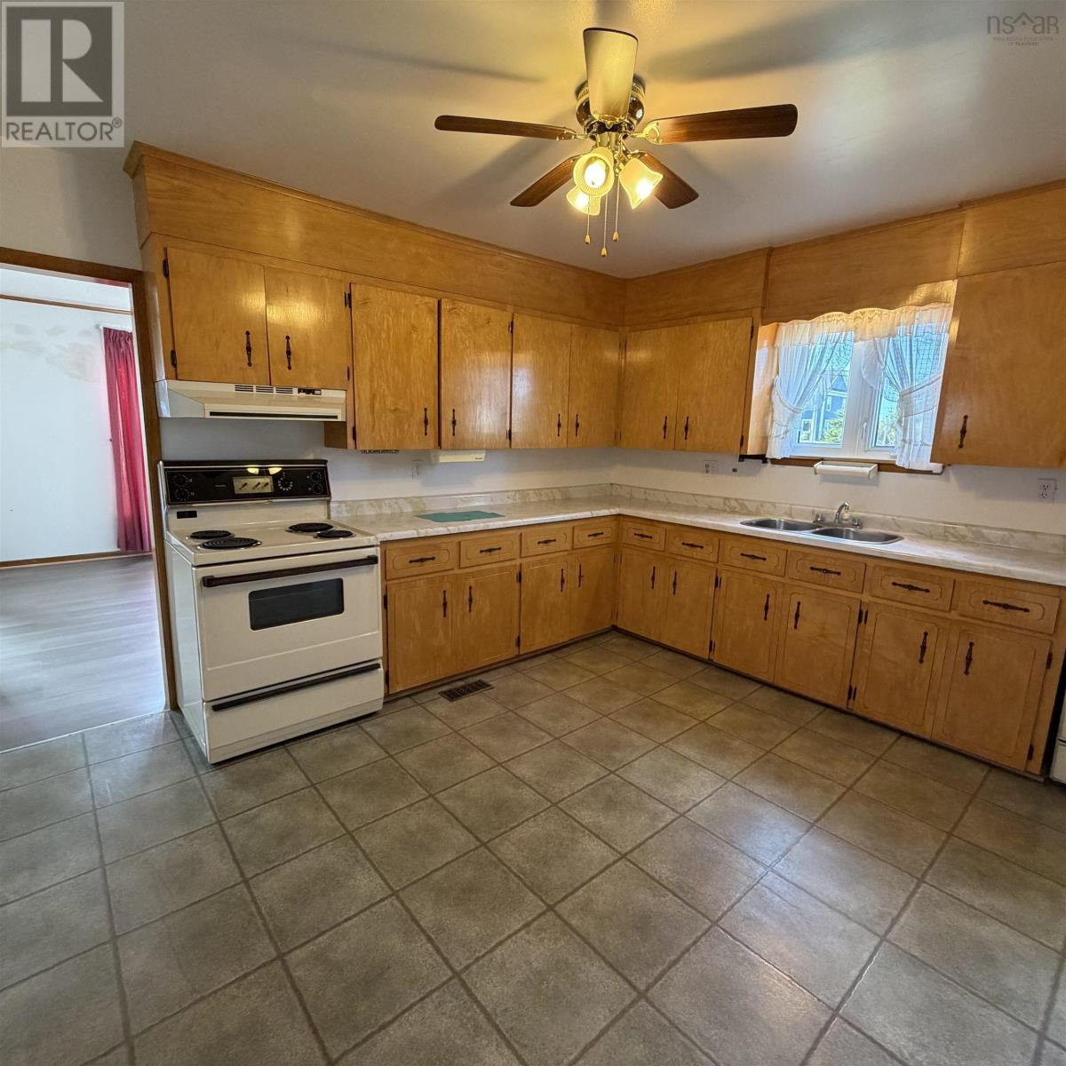 65 Cliff Street Property Photo 10