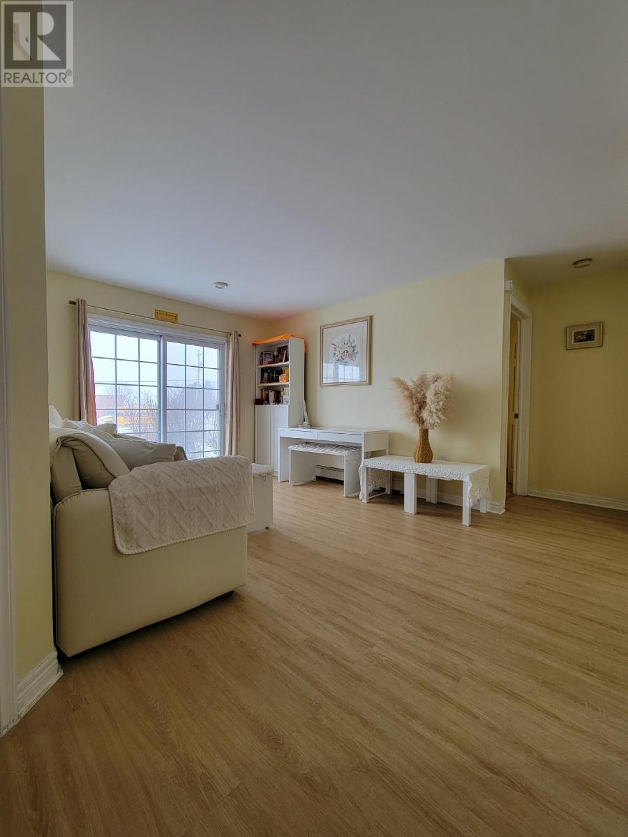 1 33 Glen Stewart Drive Property Photo 4
