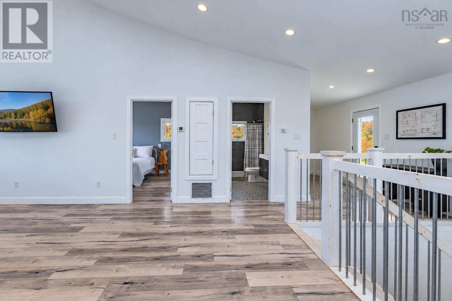 2085 Coxheath Road Property Photo 4