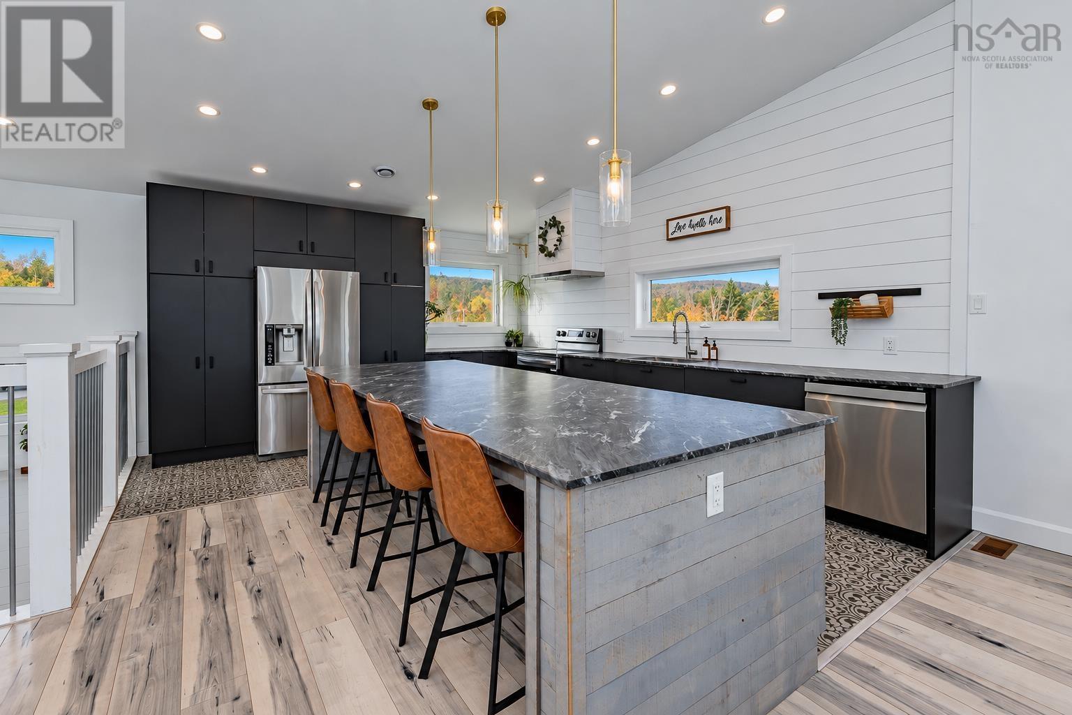 2085 Coxheath Road Property Photo 12
